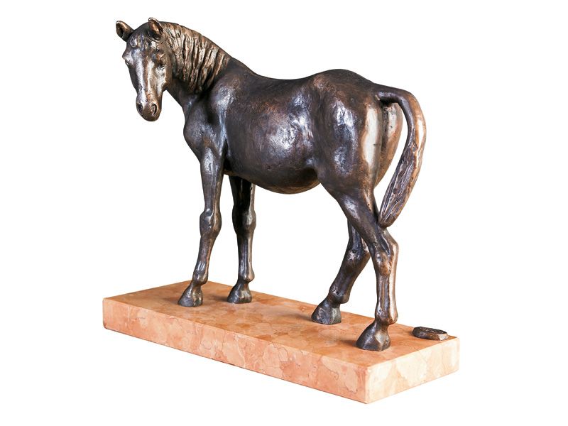 Horsa red marble plinth