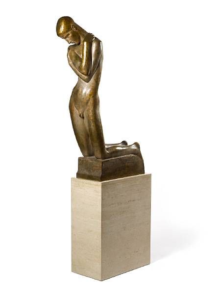 Enfant agenouillé
