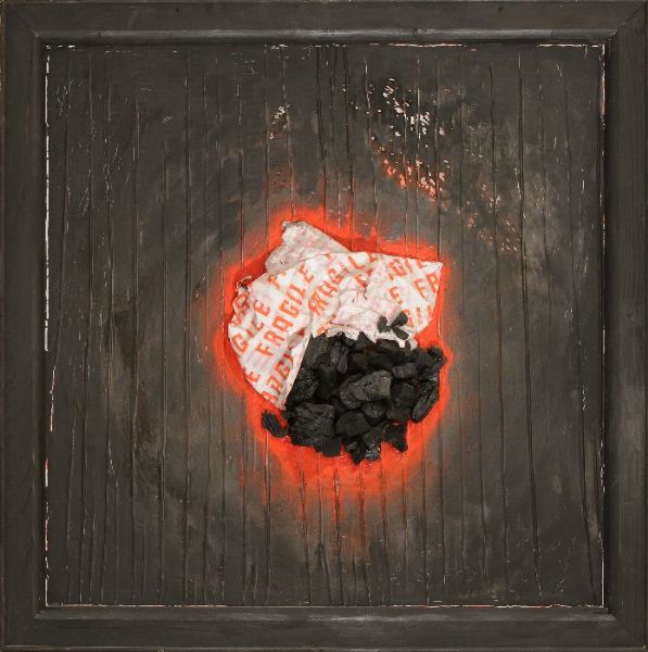 Rivelazione, fragile red and scarlet red