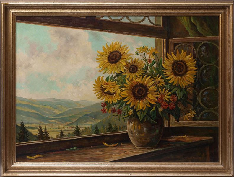 Sonnenblumenstrauß in Tonvase auf einer Fensterbank, im Hintergrund Blick ins Wiesental