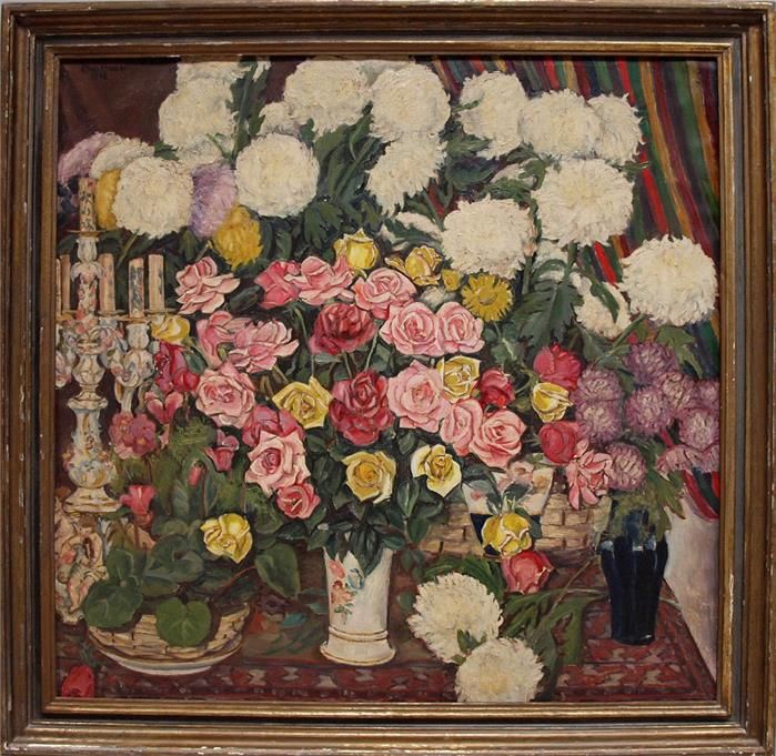 Üppiges Stillleben mit Rosen und Chrysanthemen